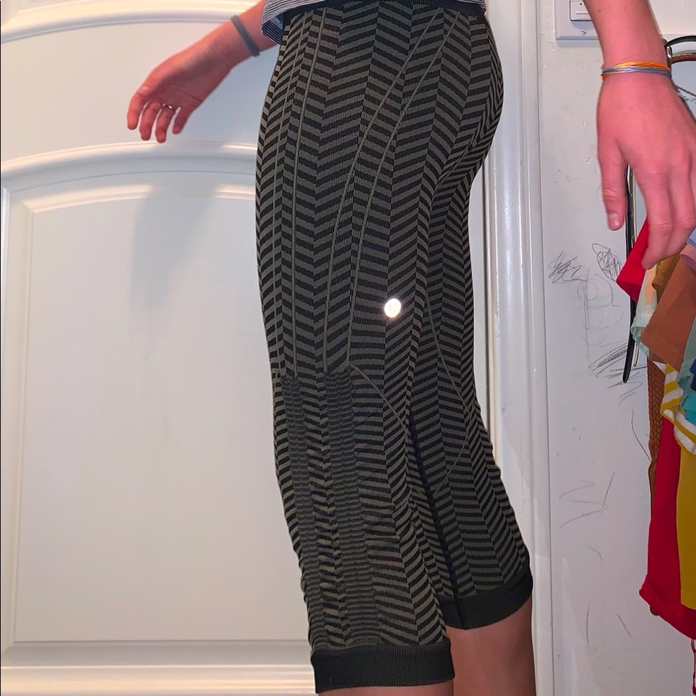 Lululemon Athletics Capri Ruched Leggings💚